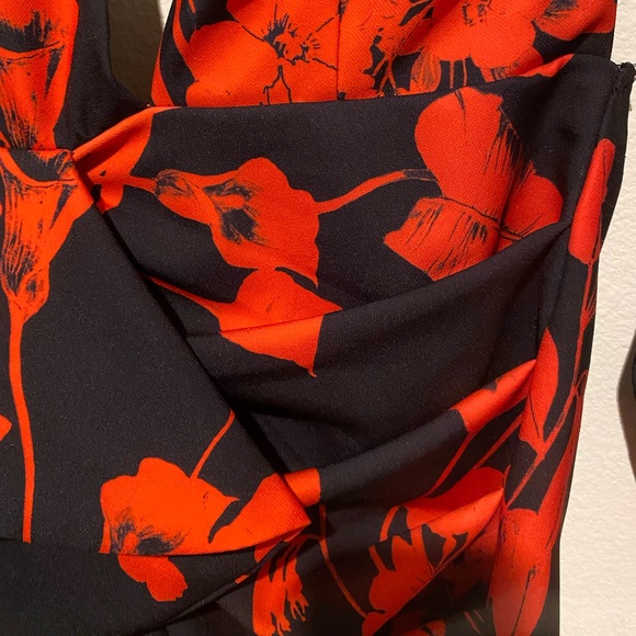 Dress New - Picture 4 of 7